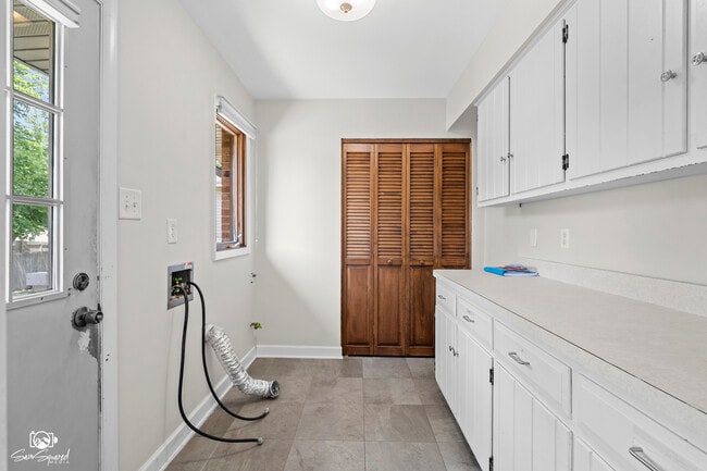 Building Photo - 509 Apollo Dr