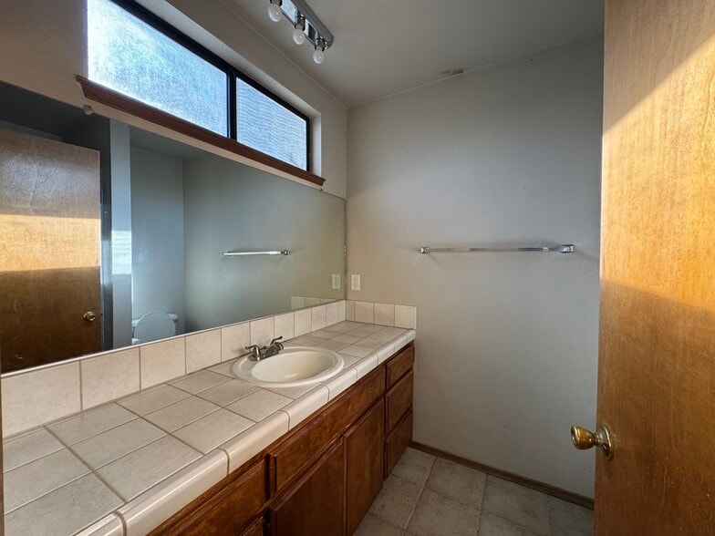 Building Photo - 2672 Sanford Ct