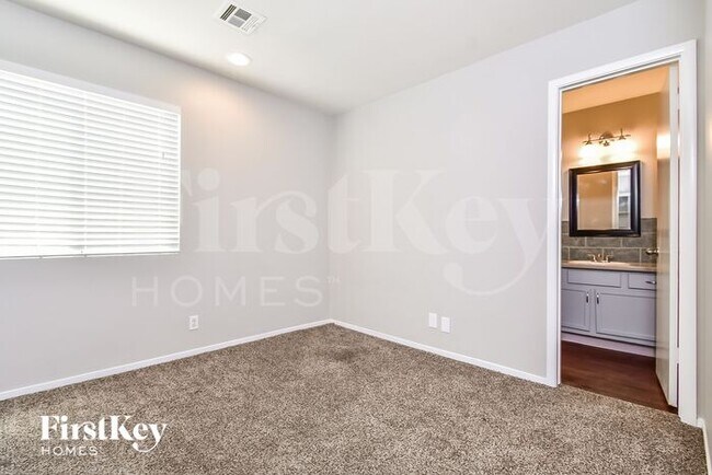 Building Photo - 7233 Scenic Desert Ct