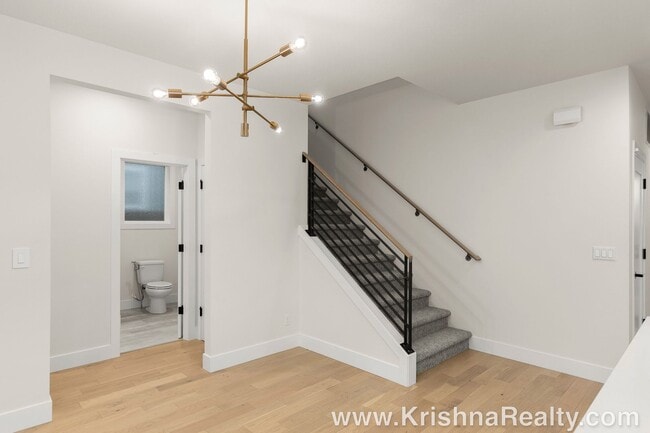 Building Photo - 4227 SE Reed Dr