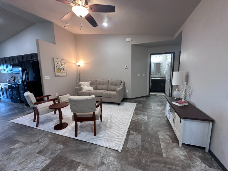 Building Photo - 744 Justus Ave