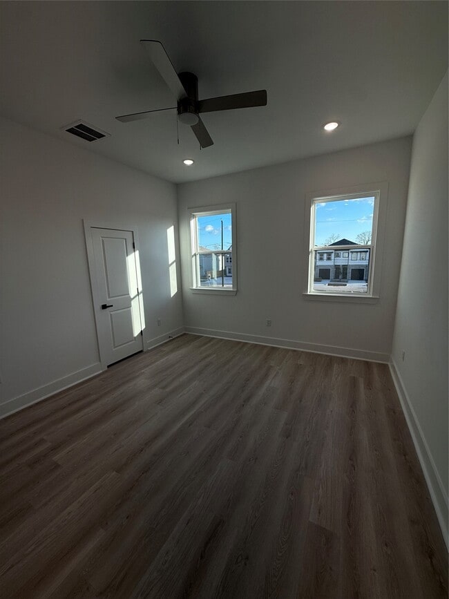 Building Photo - 7948 Betty Boop St