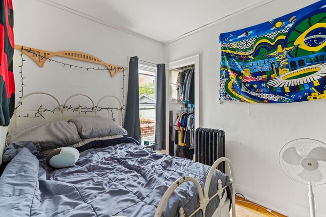 Building Photo - Murray Lower Flat