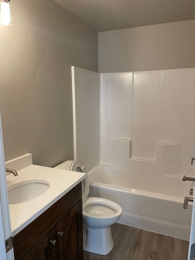 Building Photo - 61539 SE Jennifer Ln