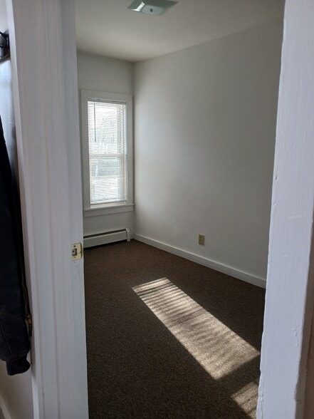 Building Photo - 83 Elkins St