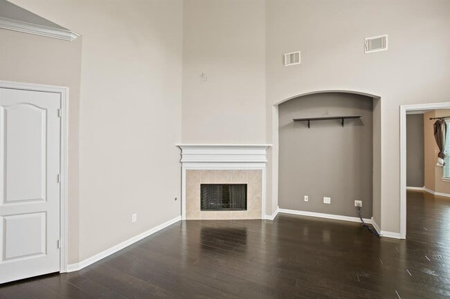 Building Photo - 1606 Sunderland Dr