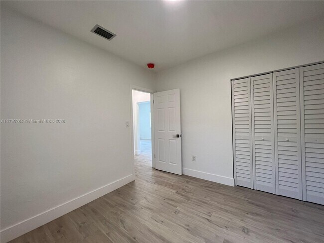 Building Photo - $2,395