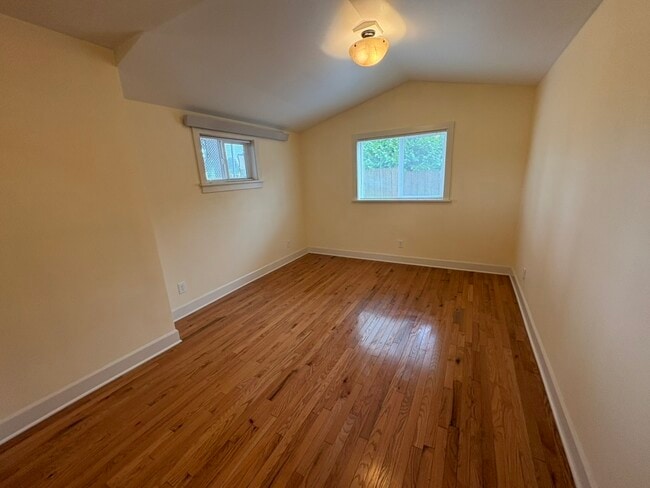 Building Photo - 4701 NE 55th Ave