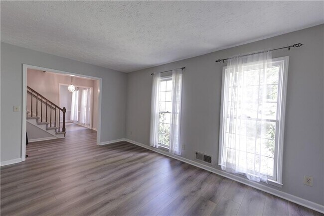 Building Photo - 1049 Seven Springs Cir NE