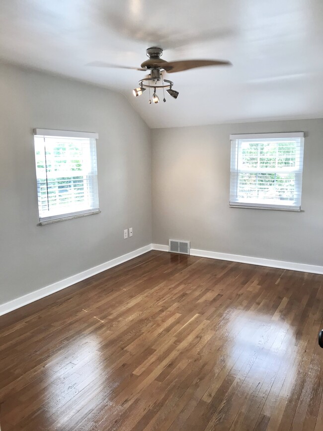 Building Photo - 400 Duquesne Dr