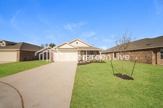 Building Photo - 11717 SW 36th St