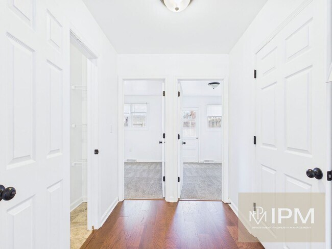 Building Photo - Bright 2 Bedroom, 1 Bath Ranch Style Home in Harrisburg, Pa!