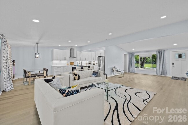 Building Photo - 8609 Cedarbrook Dr