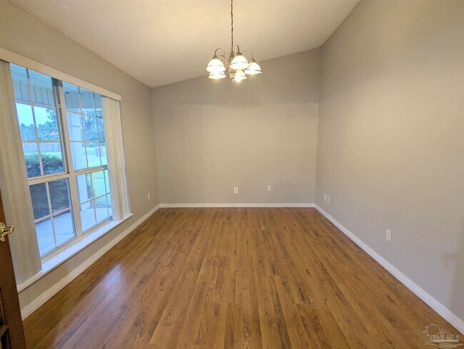 Building Photo - 1909 Southwind Cir