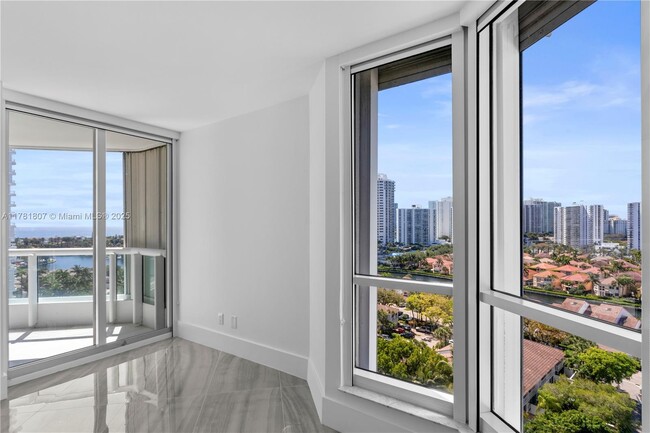 Building Photo - 21055 Yacht Club Dr