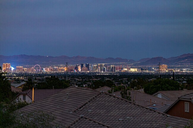 Building Photo - Executive Luxury Living with Unmatched Cit...