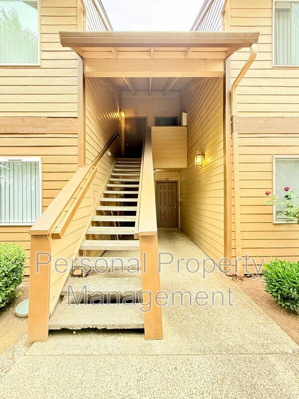 Building Photo - 3412 NE 66th Ave
