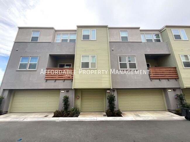 Building Photo - 601 Somi Ct