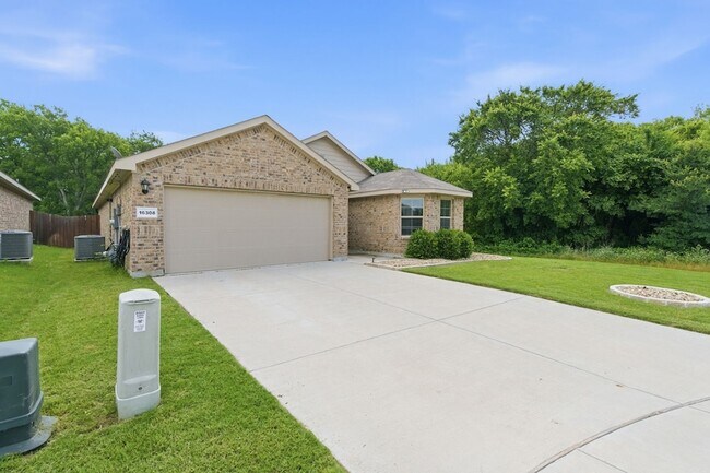 Building Photo - 16308 Caledonia Ct