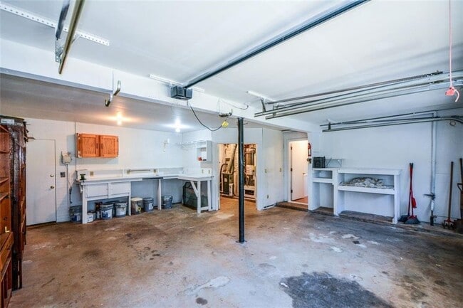 Building Photo - 115 Arborfield Way