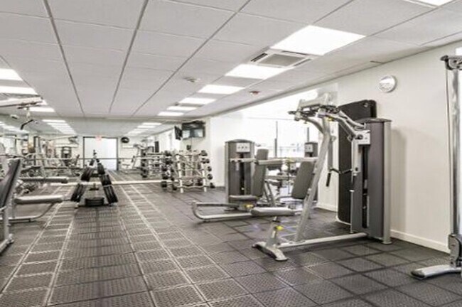 Gym - 3930 N Pine Grove Ave
