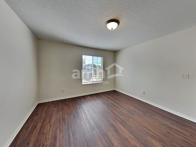 Building Photo - 12639 Longcrest Dr