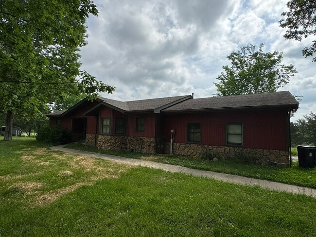 Building Photo - 3 Bedroom house
