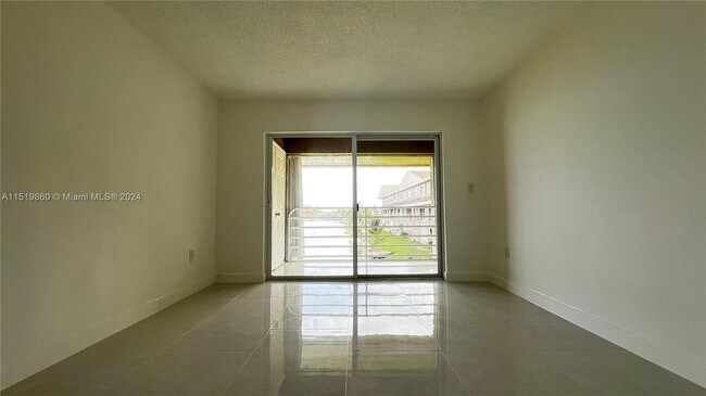 Building Photo - 2790 W 60th St