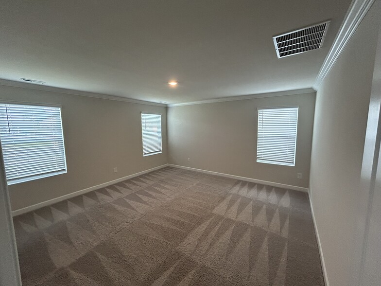 Building Photo - 2016 Belterra Dr