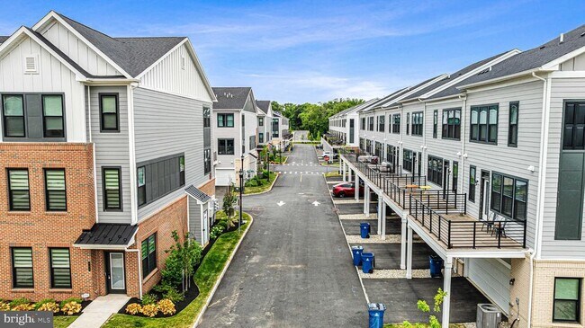 Building Photo - 105 Vaughn Dr