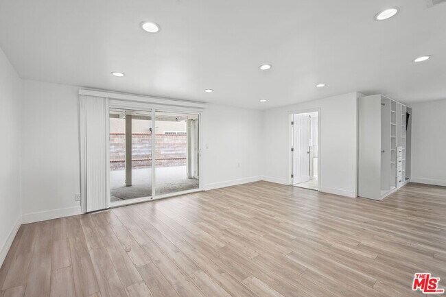 Building Photo - 12131 Beaufait Ave