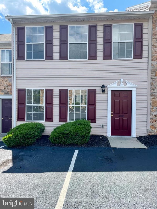 Building Photo - 390 Cherry St