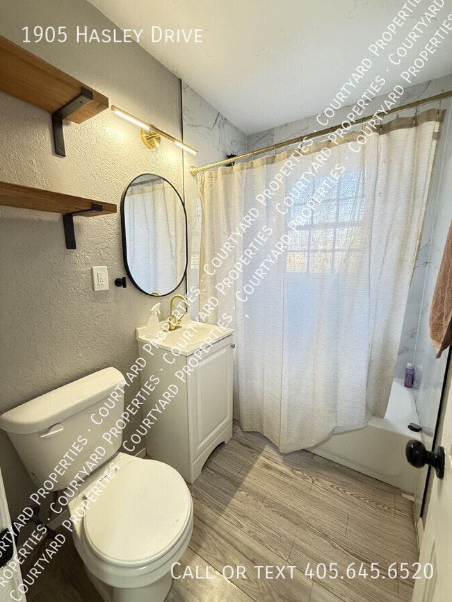 Building Photo - 1905 Hasley Dr