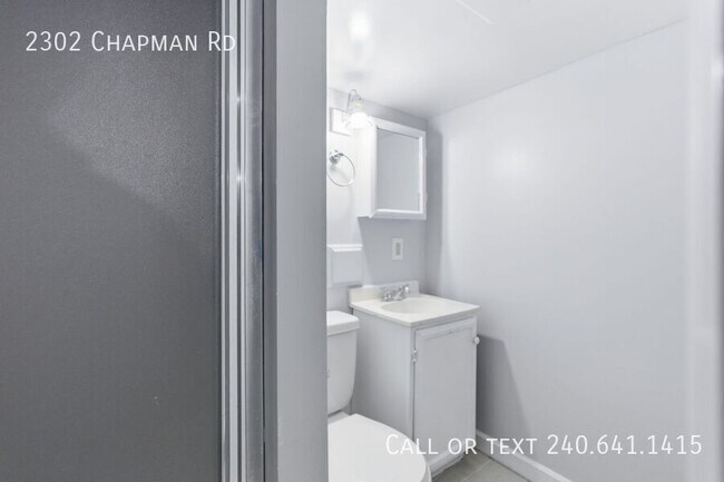 Building Photo - 2302 Chapman Rd