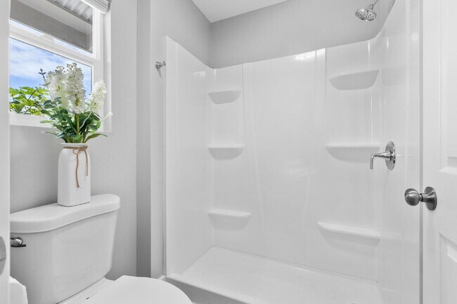 Building Photo - Move-In Ready, 3-Bedroom Fully Furnished Retreat with 3 Bathroom in Keaau Paradise!"