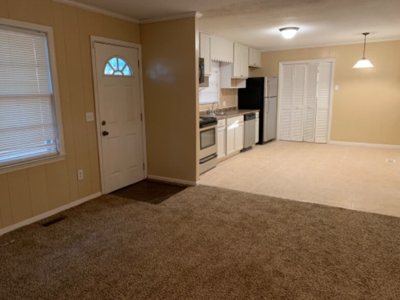 Building Photo - 209 Polaris St