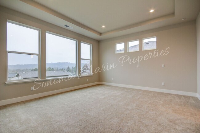 Building Photo - Gorgeous 4 Bed/3Bath House Available in De...