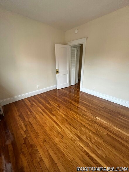 Building Photo - 127 Washington St