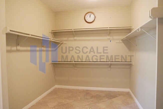 Building Photo - 2029 Savanna Way