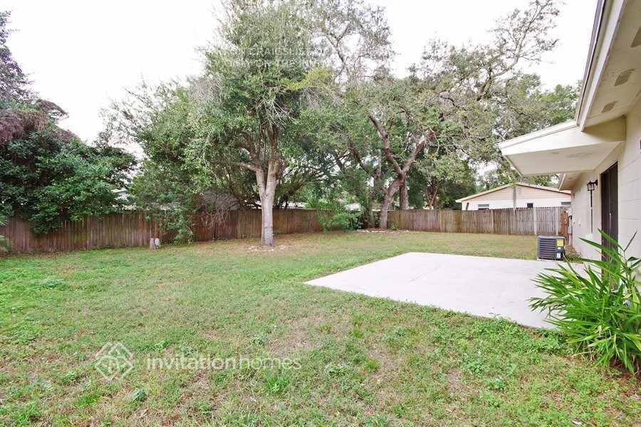 Building Photo - 816 Walnut Pl