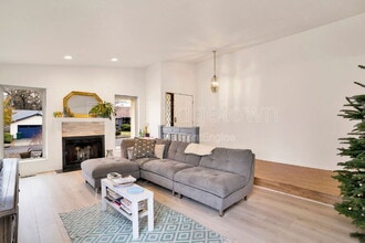 Building Photo - 11735 SW Butte Ln