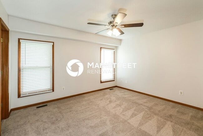 Building Photo - 3 Bedroom Pet-Friendly Home in Pleasant Valley, MO with Main Street Renewal