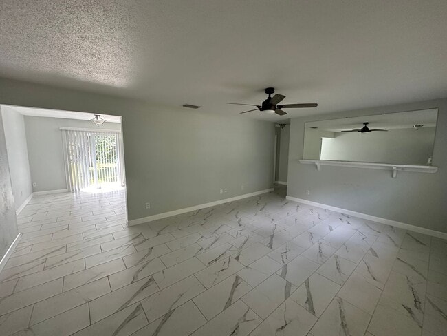 Building Photo - Fully remodeled 3/2 home for rent in the h...