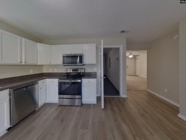 Building Photo - 208 Denby Cir