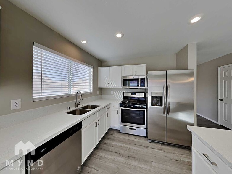 Building Photo - 5910 Hilmont St