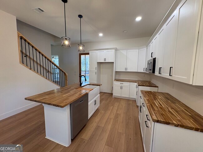 Building Photo - 435 Muskogee Trl