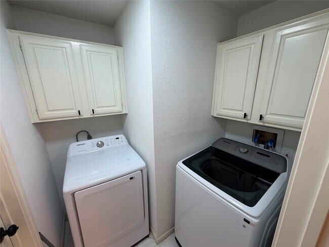 Building Photo - 2644 Hadley Cir