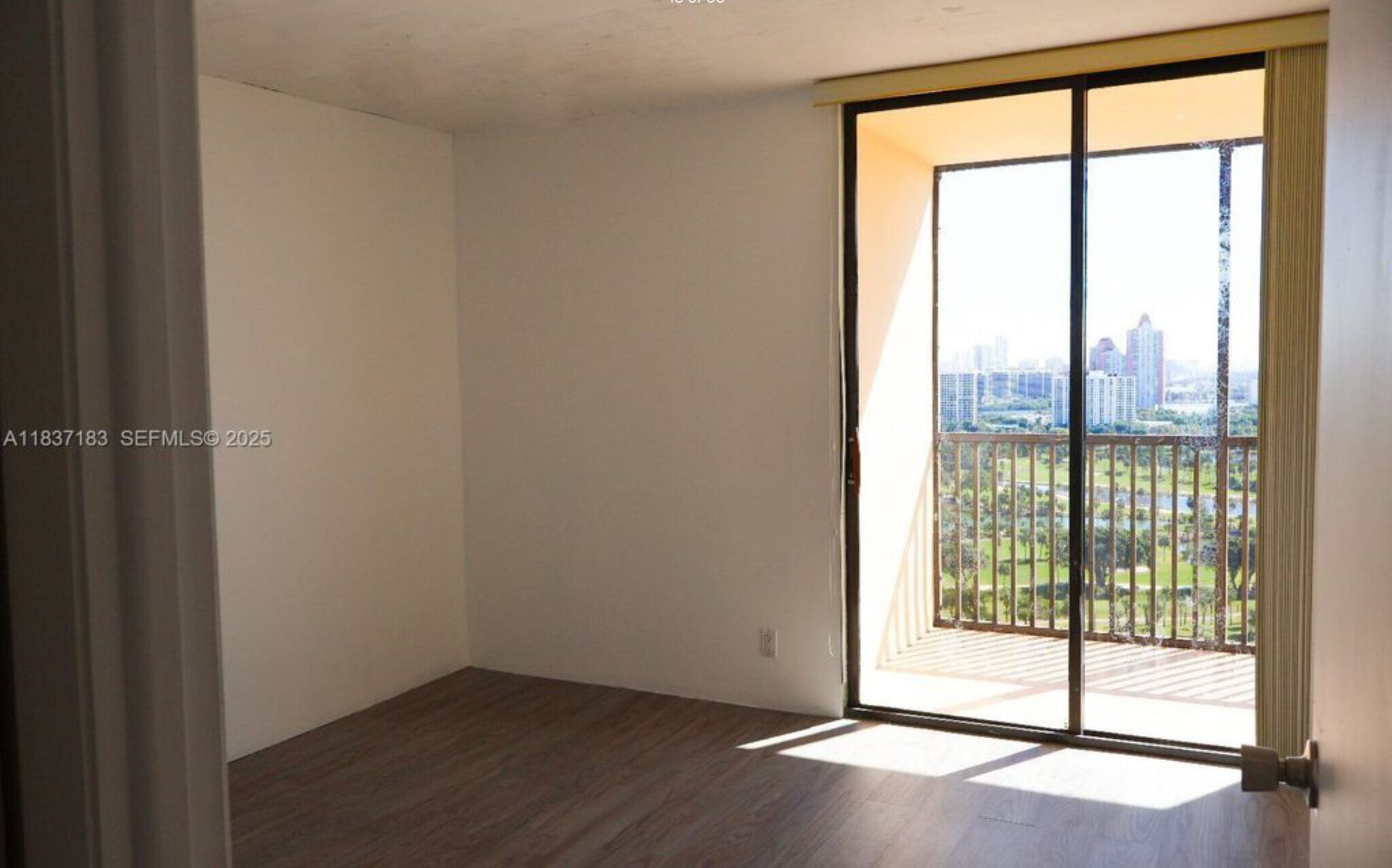 Building Photo - 20379 W Country Club Dr
