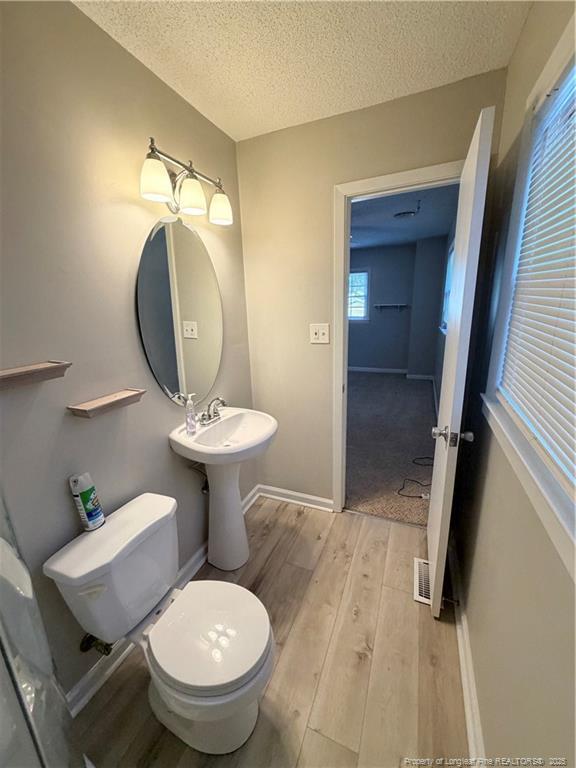 Building Photo - 4946 Pinewood Dr