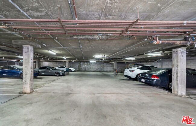 Building Photo - 6309 Ocean Front Walk